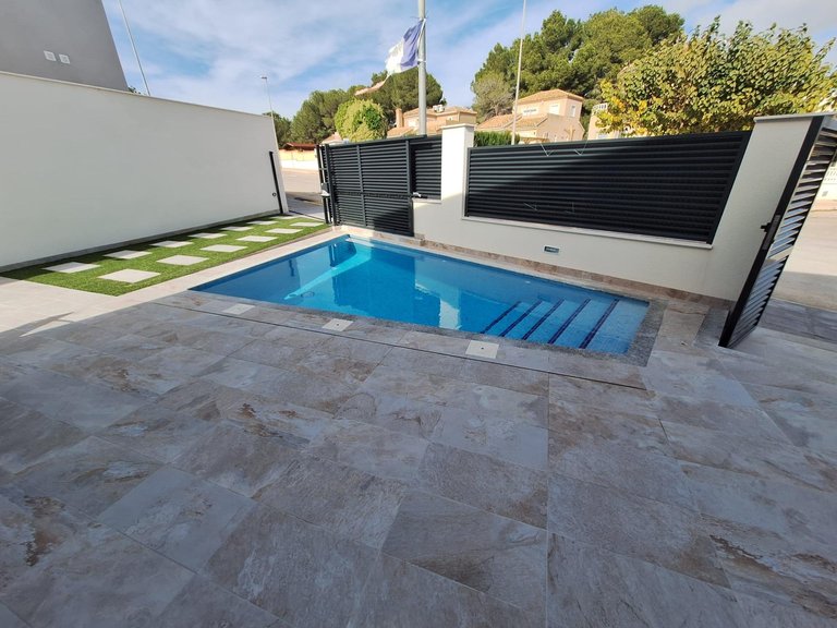Villa for Sale in Pilar De La Horadada, Alicante 5
