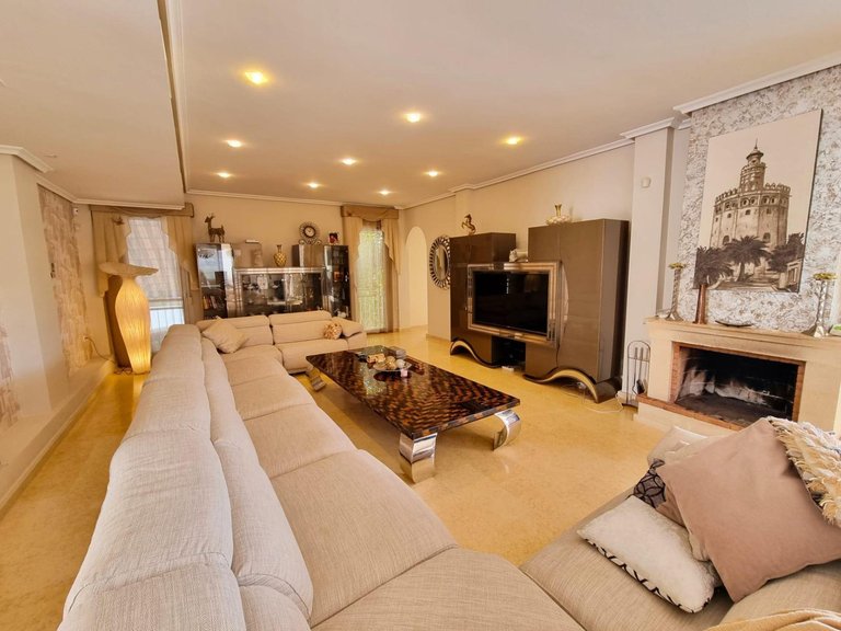 Villa for Sale in Torrevieja, Alicante 4
