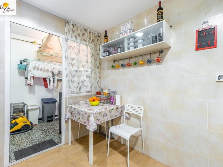 Apartment for Sale in Alicante, Alicante 11