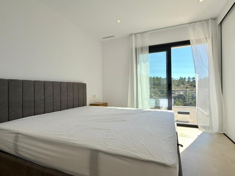 Villa for Sale in Finestrat, Alicante 11