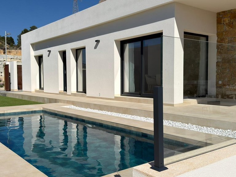 Villa for Sale in Finestrat, Alicante 3