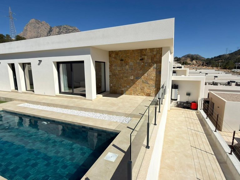 Villa for Sale in Finestrat, Alicante 5