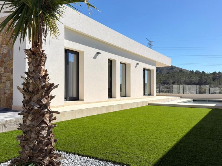 Villa for Sale in Finestrat, Alicante 9