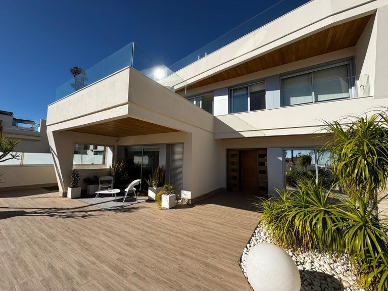 Villa for Sale in Orihuela Costa, Alicante 1