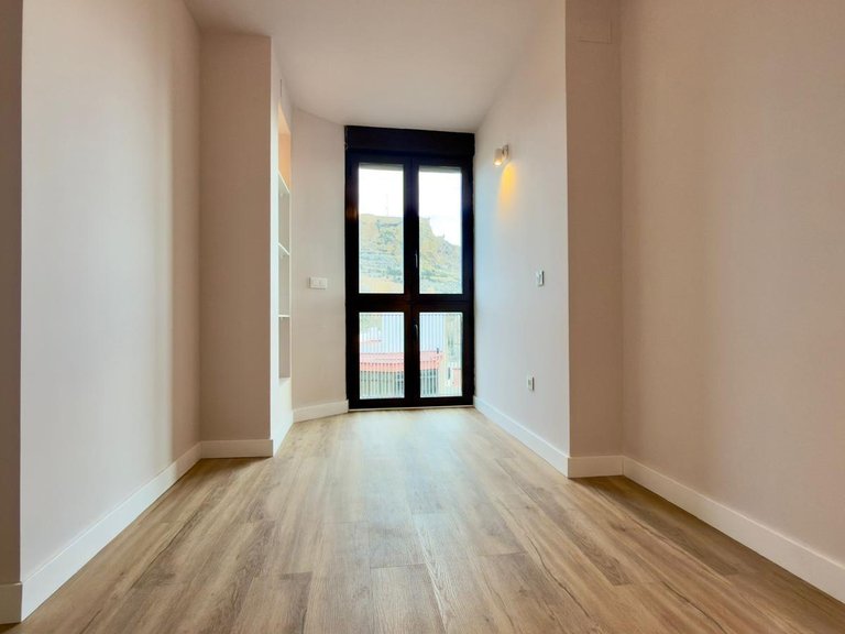 Apartment for Sale in Alicante, Alicante 9