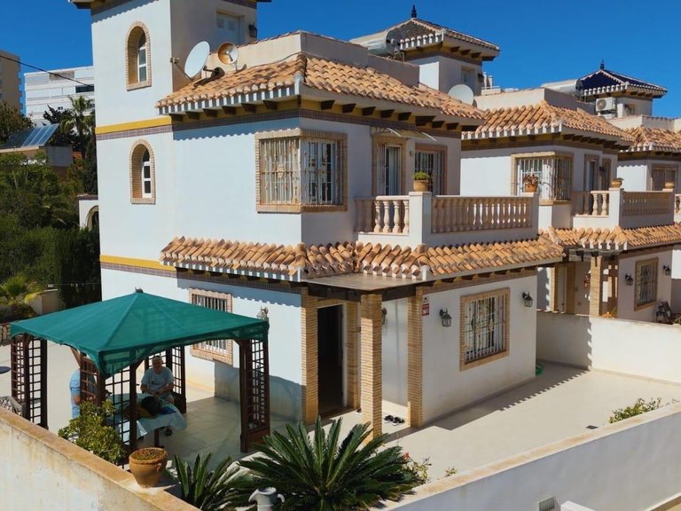 Town House for Sale in Torrevieja, Alicante 1