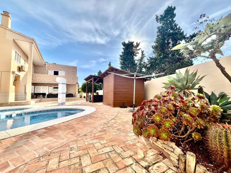 Villa for Sale in Torrevieja, Alicante 12
