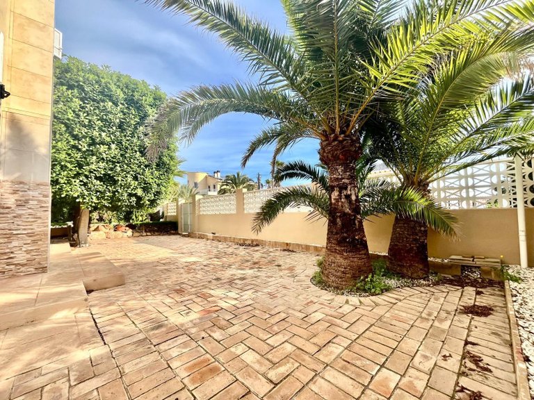 Villa for Sale in Torrevieja, Alicante 13