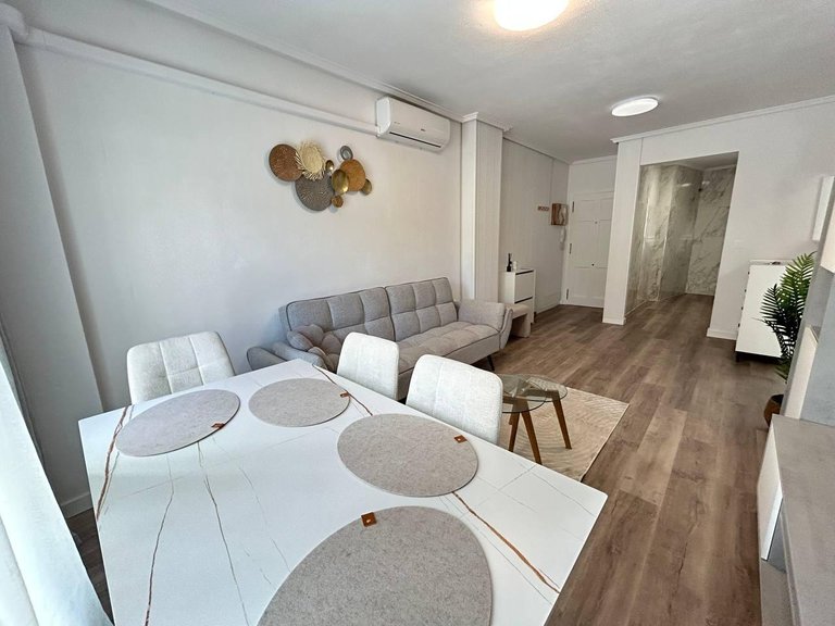 Apartment for Sale in Torrevieja, Alicante 1