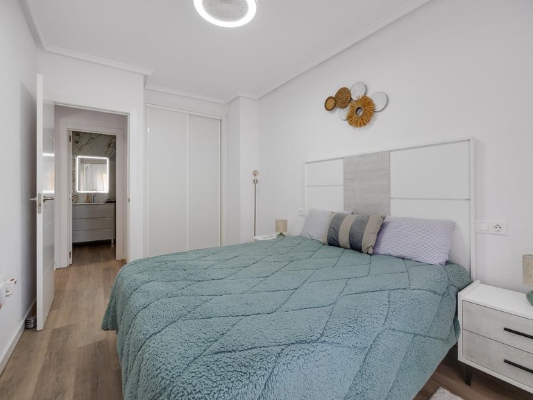 Apartment for Sale in Torrevieja, Alicante 13