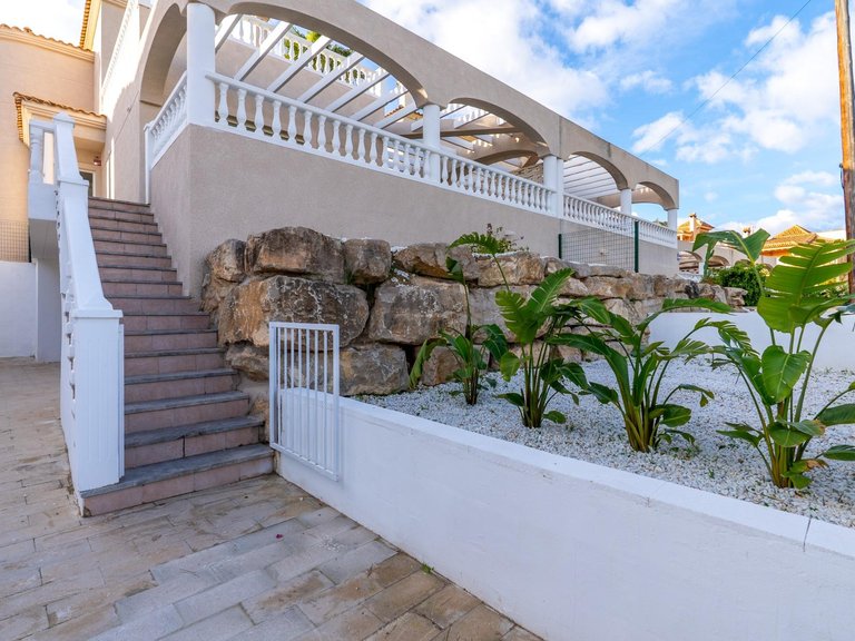 Villa for Sale in El Campello, Alicante 2