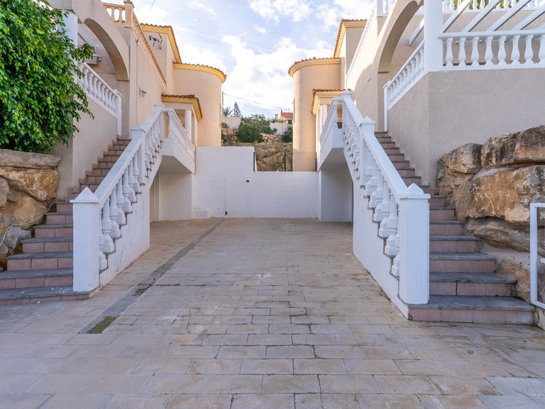 Villa for Sale in El Campello, Alicante 5