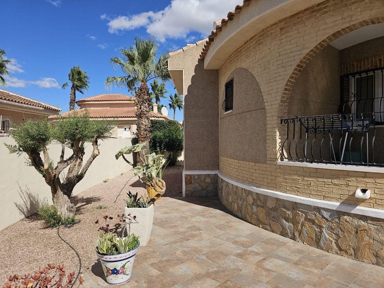 Villa for Sale in Benijofar, Alicante 2