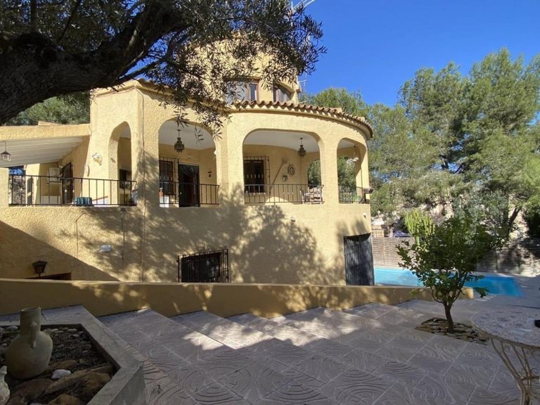 Villa for Sale in Orihuela Costa, Alicante 1