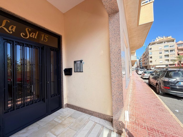Apartment for Sale in Torrevieja, Alicante 37
