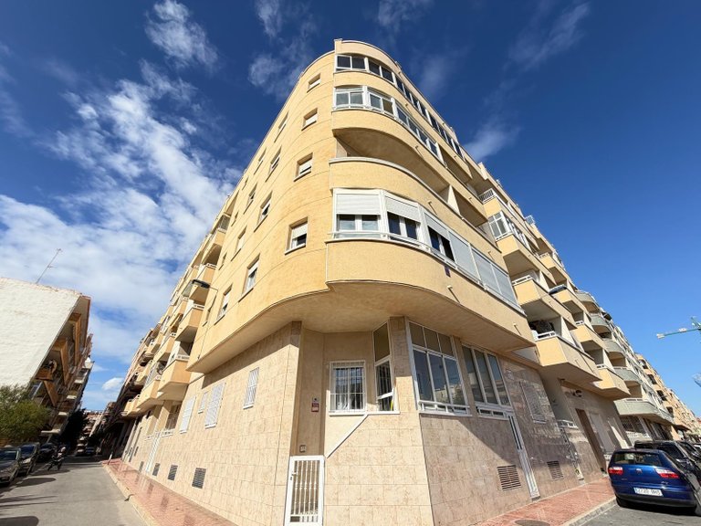 Apartment for Sale in Torrevieja, Alicante 40