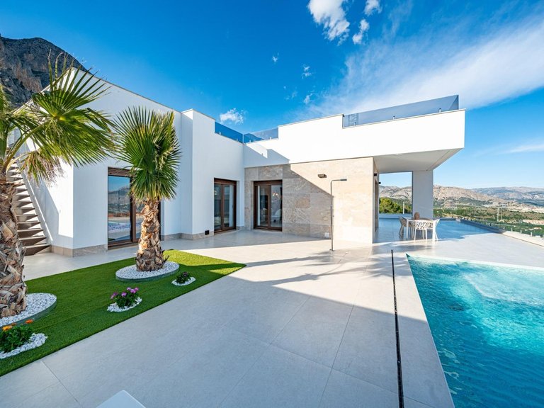 Villa for Sale in Polop, Alicante 3