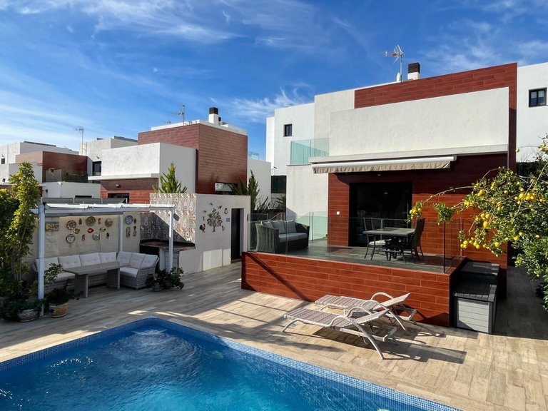 Villa for Sale in Polop, Alicante 2