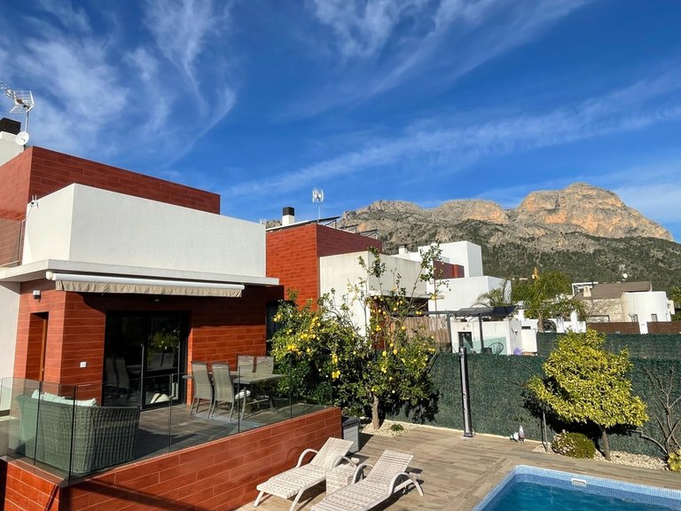 Villa for Sale in Polop, Alicante 3