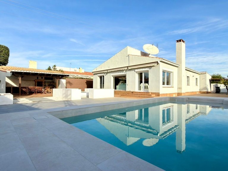 Villa for Sale in El Campello, Alicante 4