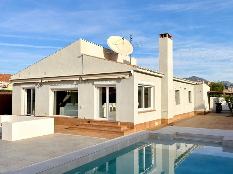 Villa for Sale in El Campello, Alicante 5