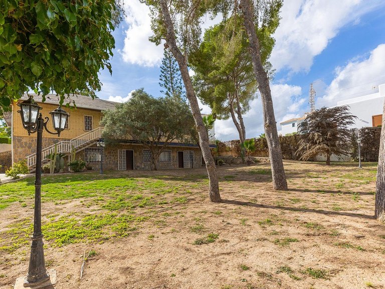 Villa for Sale in Orihuela Costa, Alicante 5