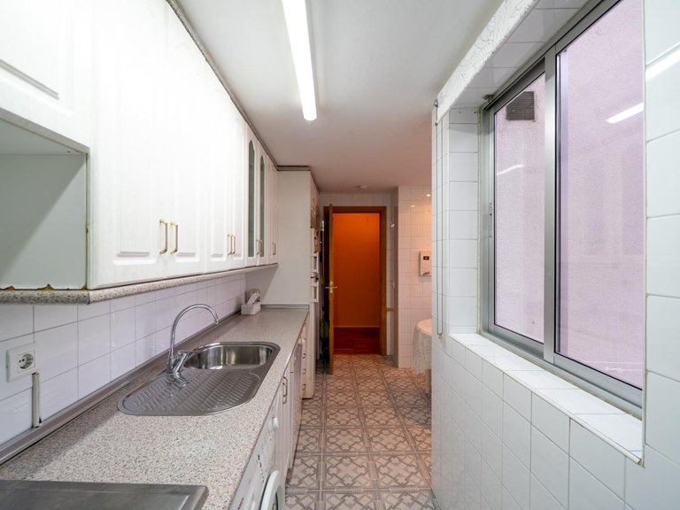 Apartment for Sale in Madrid, Madrid 11