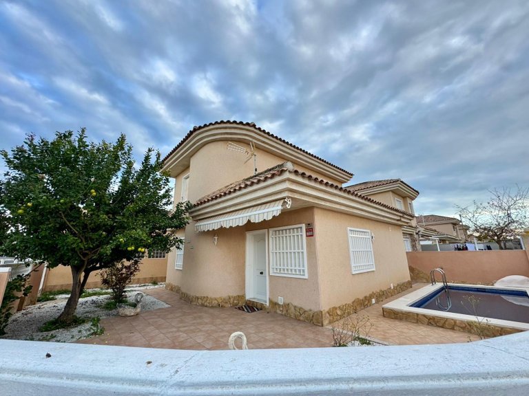Villa for Sale in Torrevieja, Alicante 1