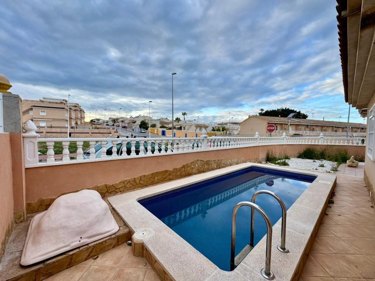 Villa for Sale in Torrevieja, Alicante 2
