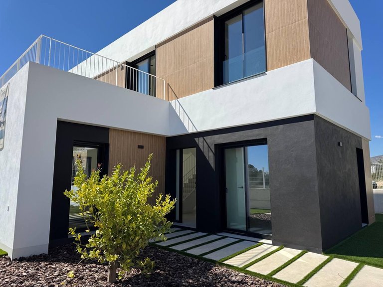 Villa for Sale in Finestrat, Alicante 3