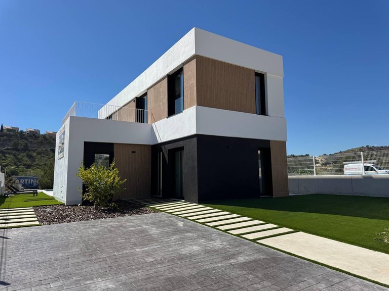 Villa for Sale in Finestrat, Alicante 5