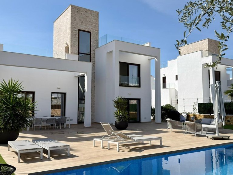 Villa for Sale in Finestrat, Alicante 1