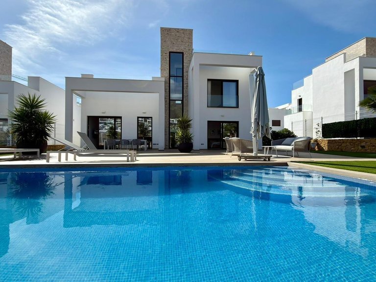 Villa for Sale in Finestrat, Alicante 2