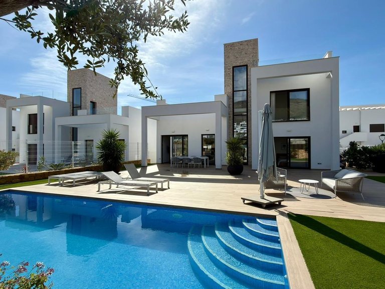 Villa for Sale in Finestrat, Alicante 4