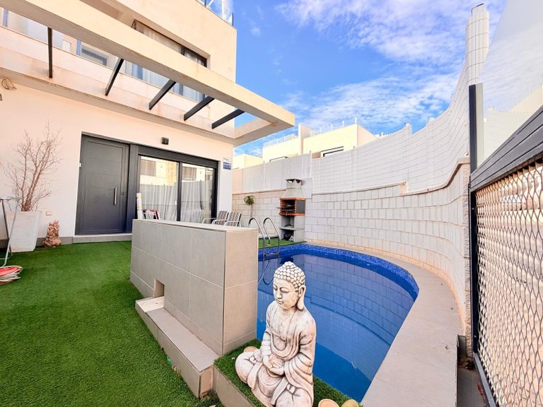 Villa for Sale in Orihuela Costa, Alicante 2