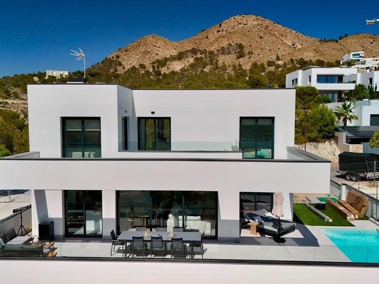Villa for Sale in Finestrat, Alicante 2