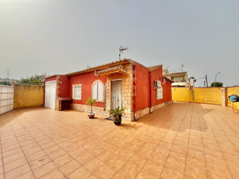 Villa for Sale in Torrevieja, Alicante 1