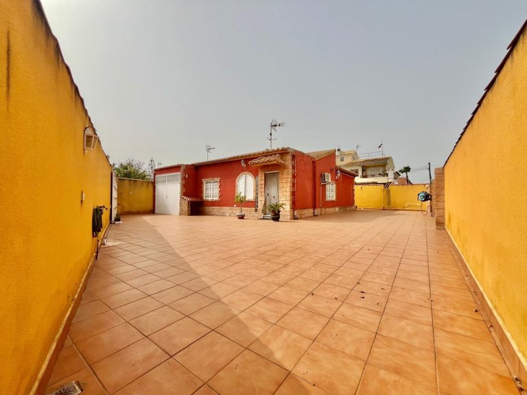 Villa for Sale in Torrevieja, Alicante 3