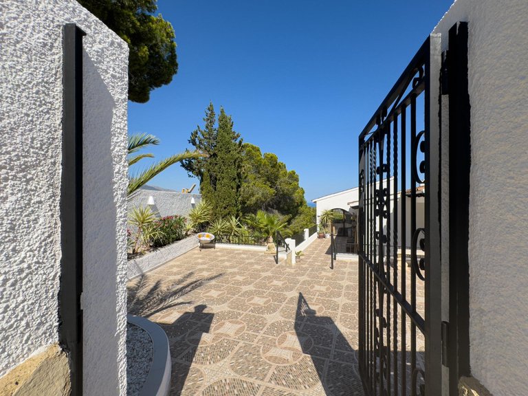 Villa for Sale in La Nucía, Alicante 6