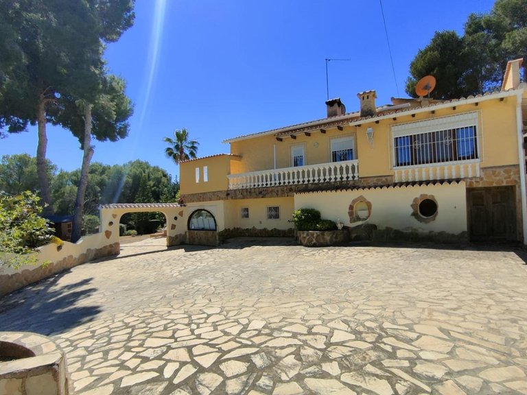 Villa for Sale in Moraira, Alicante 3