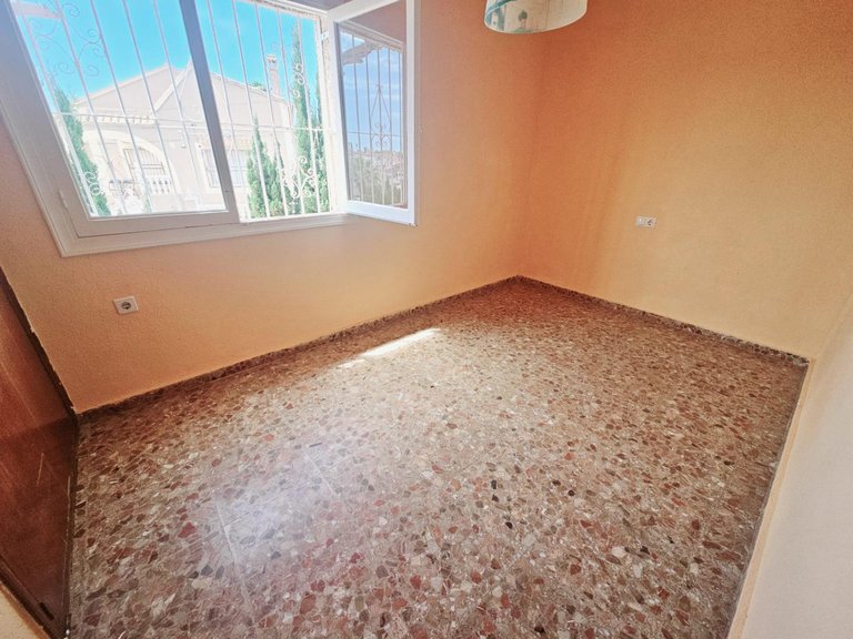 Villa for Sale in Torrevieja, Alicante 14