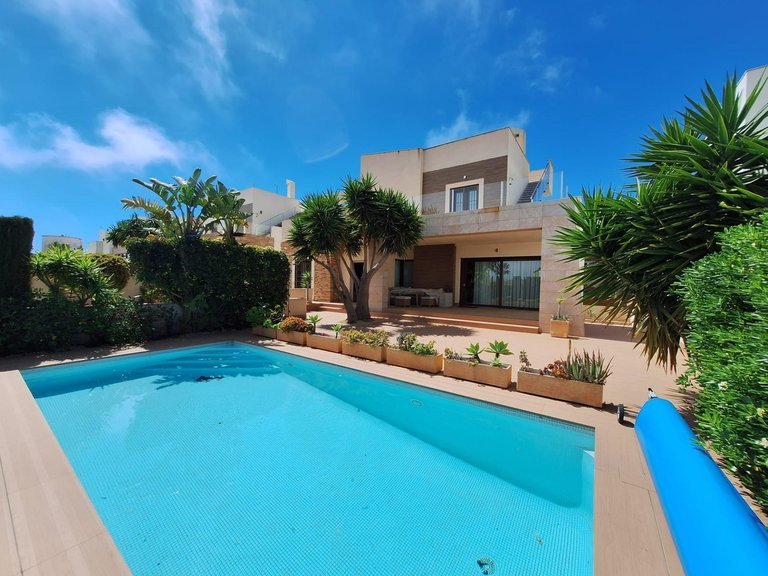 Villa for Sale in Torrevieja, Alicante 2