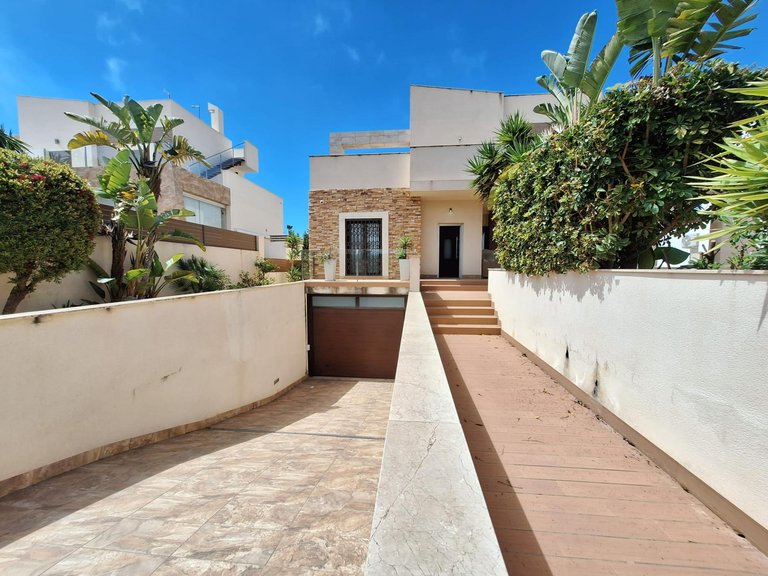 Villa for Sale in Torrevieja, Alicante 5