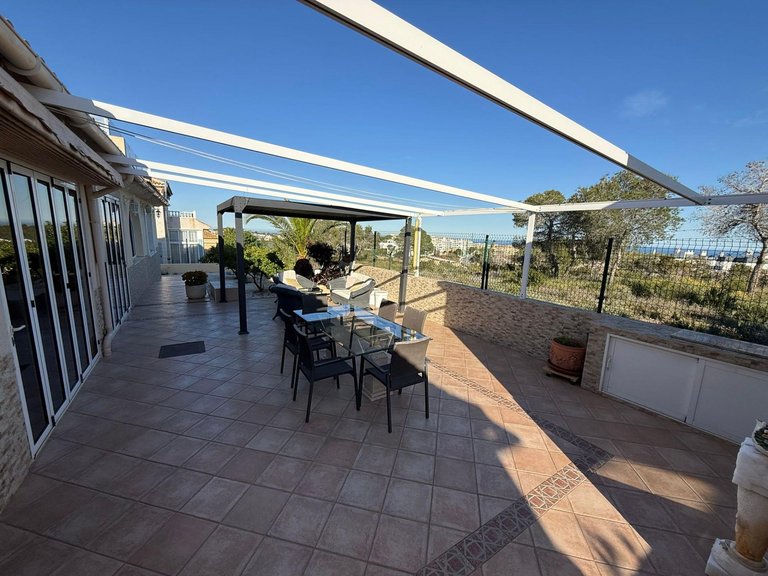 Villa for Sale in Orihuela Costa, Alicante 3