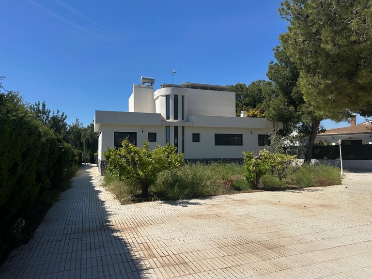 Villa for Sale in San Vicente Del Raspeig, Alicante 1