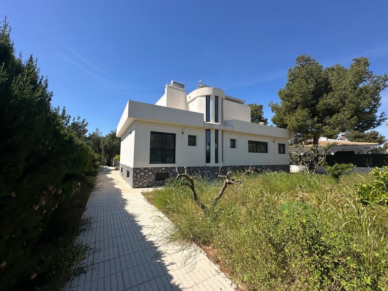 Villa for Sale in San Vicente Del Raspeig, Alicante 3