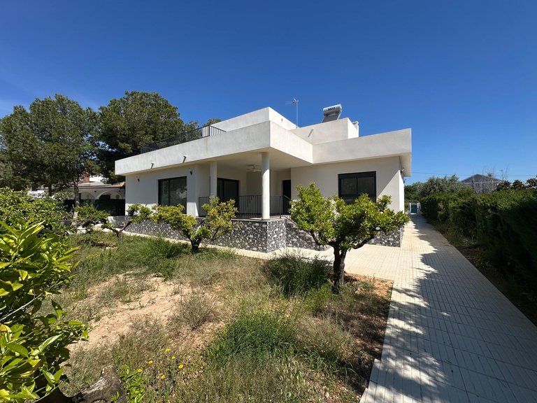 Villa for Sale in San Vicente Del Raspeig, Alicante 5