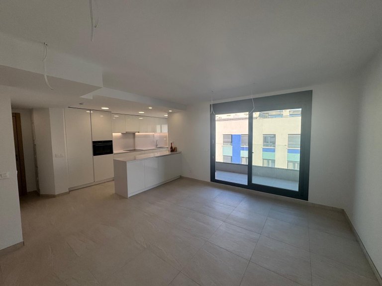 Apartment for Sale in Alicante, Alicante 11