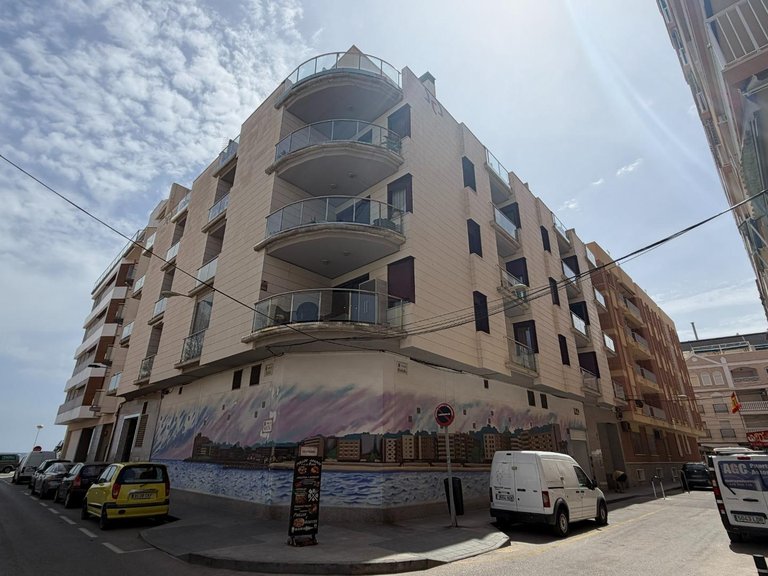 Apartment for Sale in Costa Blanca Torrevieja, Alicante 1