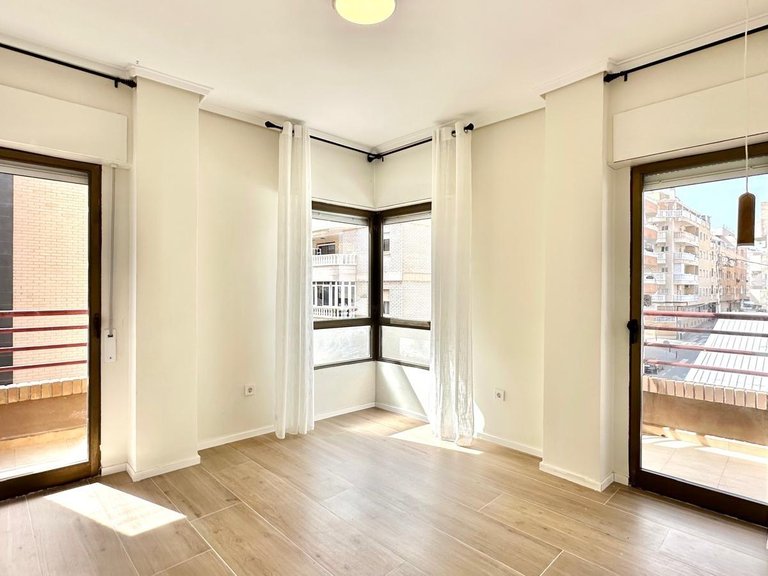 Apartment for Sale in Torrevieja, Alicante 1